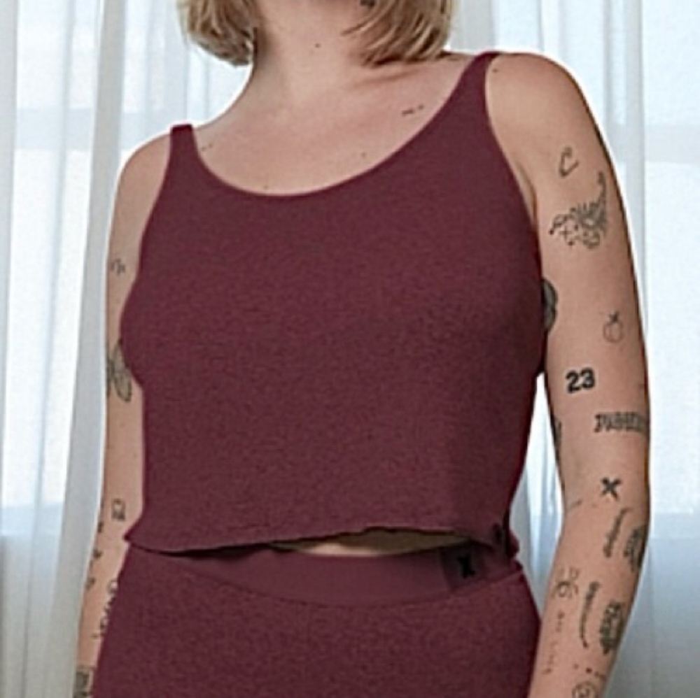 SAVAGE X FENTY Rib Essential Tank in Red Coca Size 1XNWTLaidback but always r
